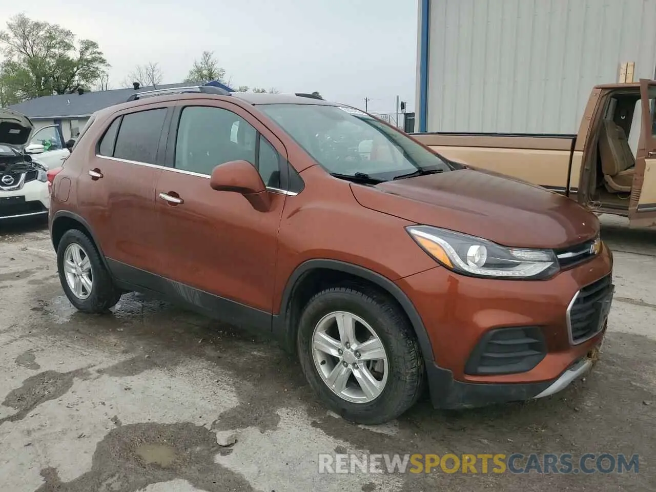 4 Photograph of a damaged car 3GNCJLSB4KL323586 CHEVROLET TRAX 2019