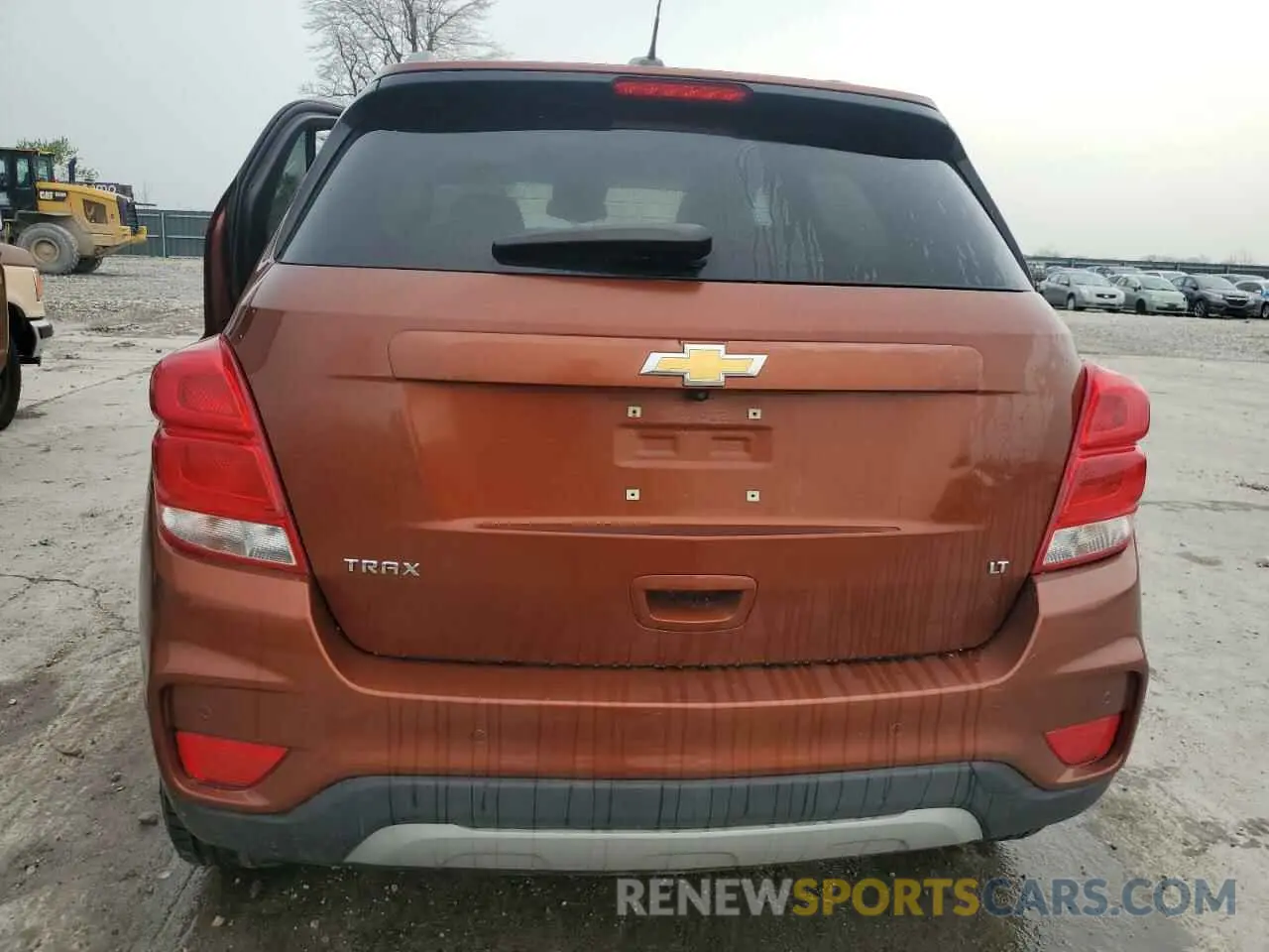 6 Photograph of a damaged car 3GNCJLSB4KL323586 CHEVROLET TRAX 2019
