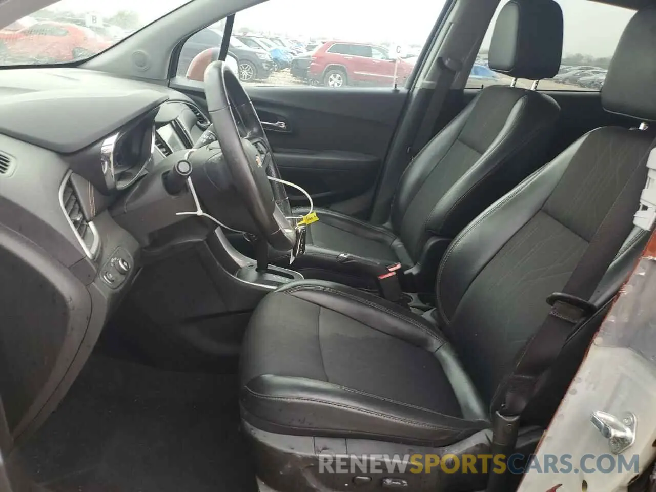 7 Photograph of a damaged car 3GNCJLSB4KL323586 CHEVROLET TRAX 2019