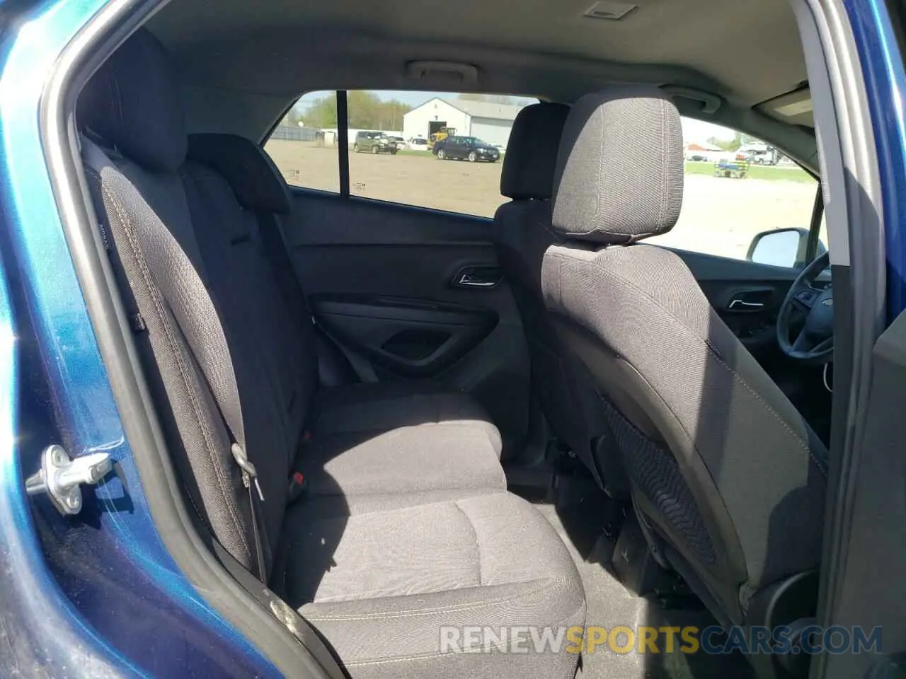 10 Фотография поврежденного автомобиля 3GNCJLSB4KL330800 CHEVROLET TRAX 2019