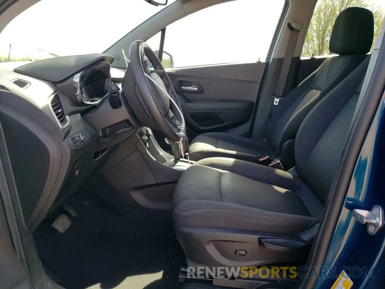 7 Фотография поврежденного автомобиля 3GNCJLSB4KL330800 CHEVROLET TRAX 2019