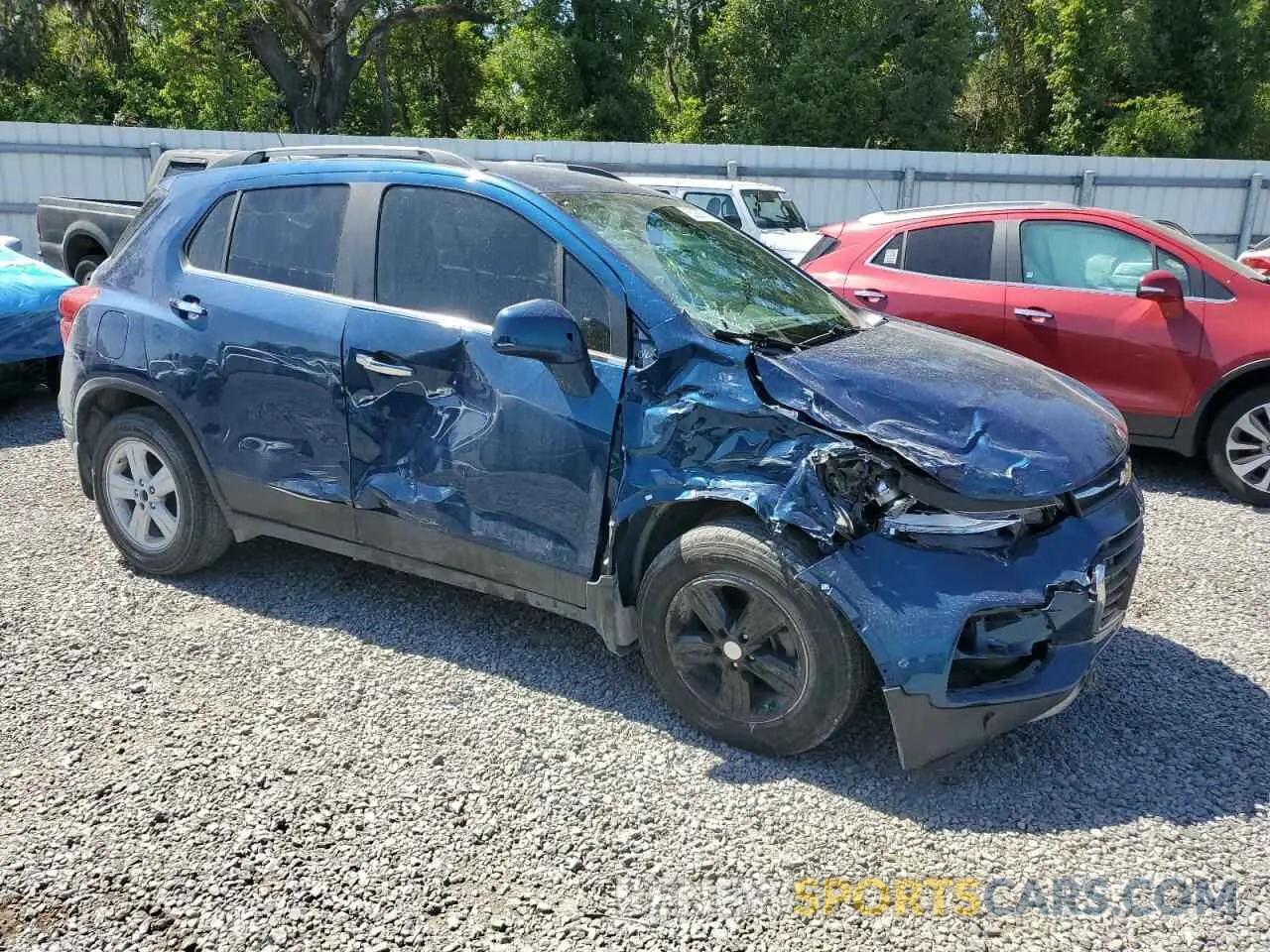 4 Фотография поврежденного автомобиля 3GNCJLSB4KL346169 CHEVROLET TRAX 2019