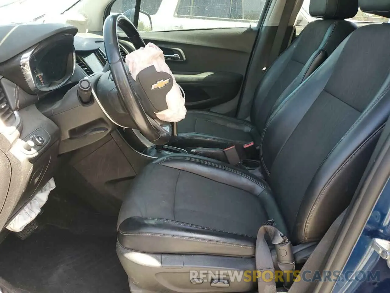 7 Фотография поврежденного автомобиля 3GNCJLSB4KL346169 CHEVROLET TRAX 2019