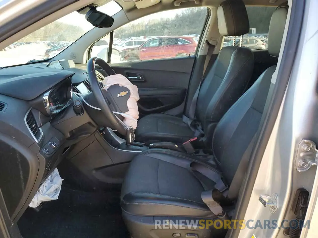 7 Photograph of a damaged car 3GNCJLSB4KL389877 CHEVROLET TRAX 2019