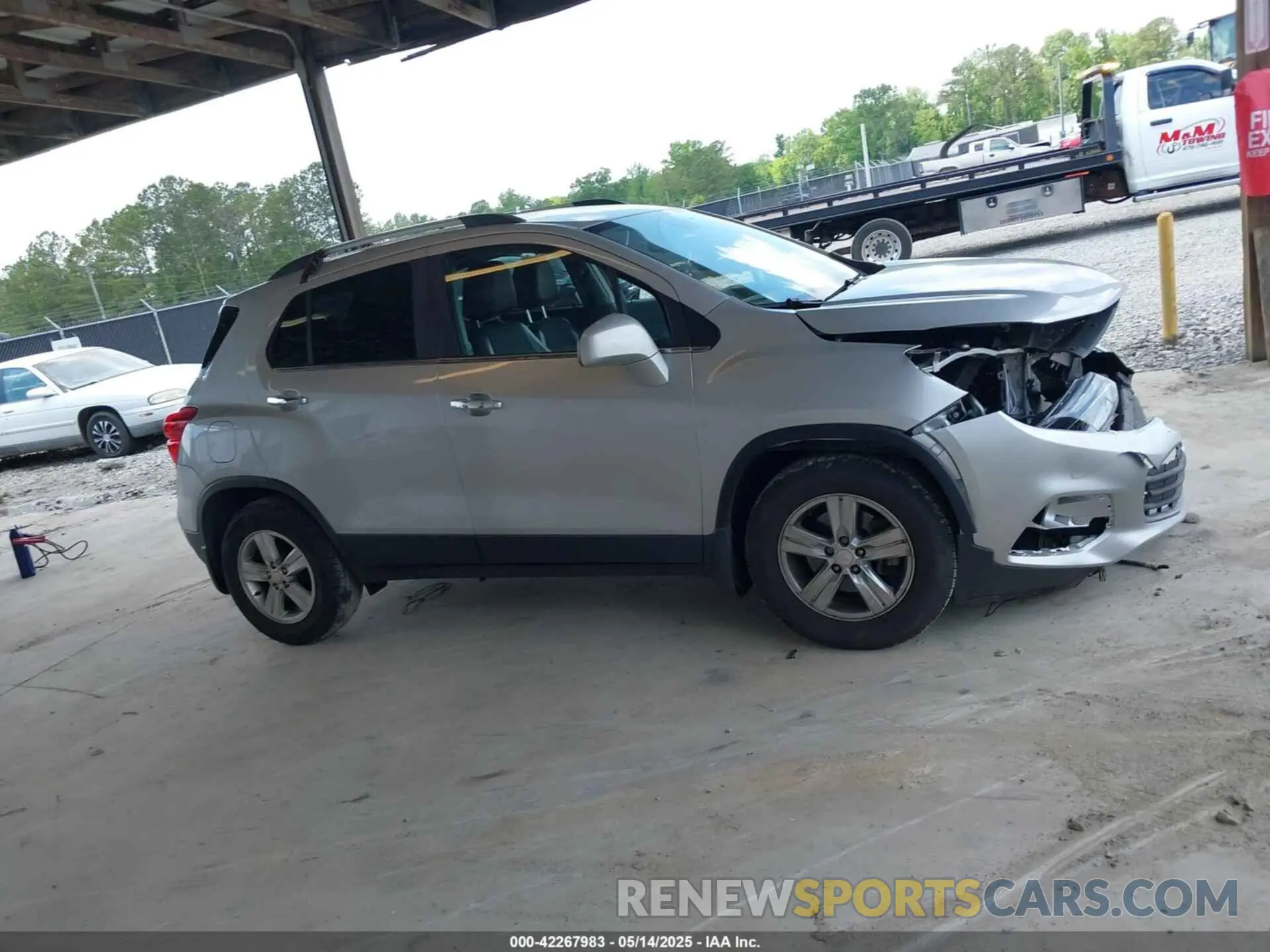 13 Photograph of a damaged car 3GNCJLSB5KL164609 CHEVROLET TRAX 2019