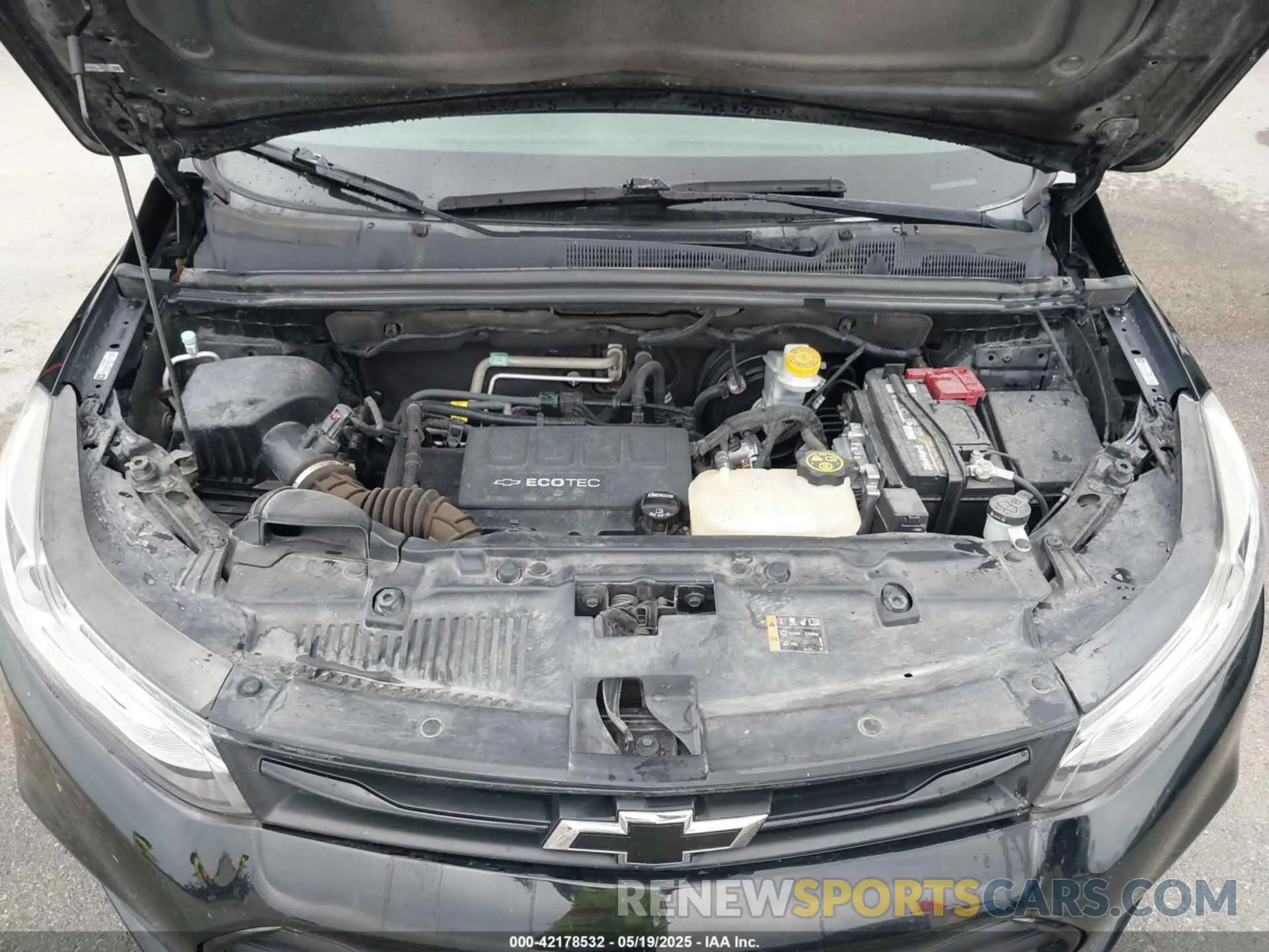 10 Photograph of a damaged car 3GNCJLSB5KL258165 CHEVROLET TRAX 2019
