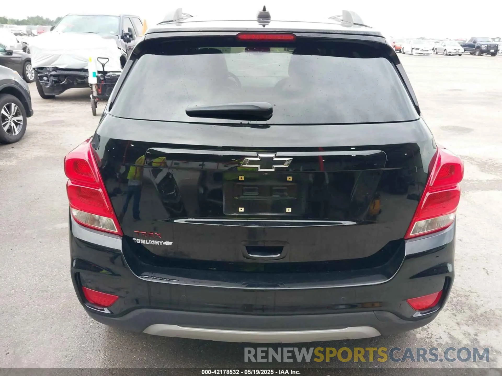16 Photograph of a damaged car 3GNCJLSB5KL258165 CHEVROLET TRAX 2019