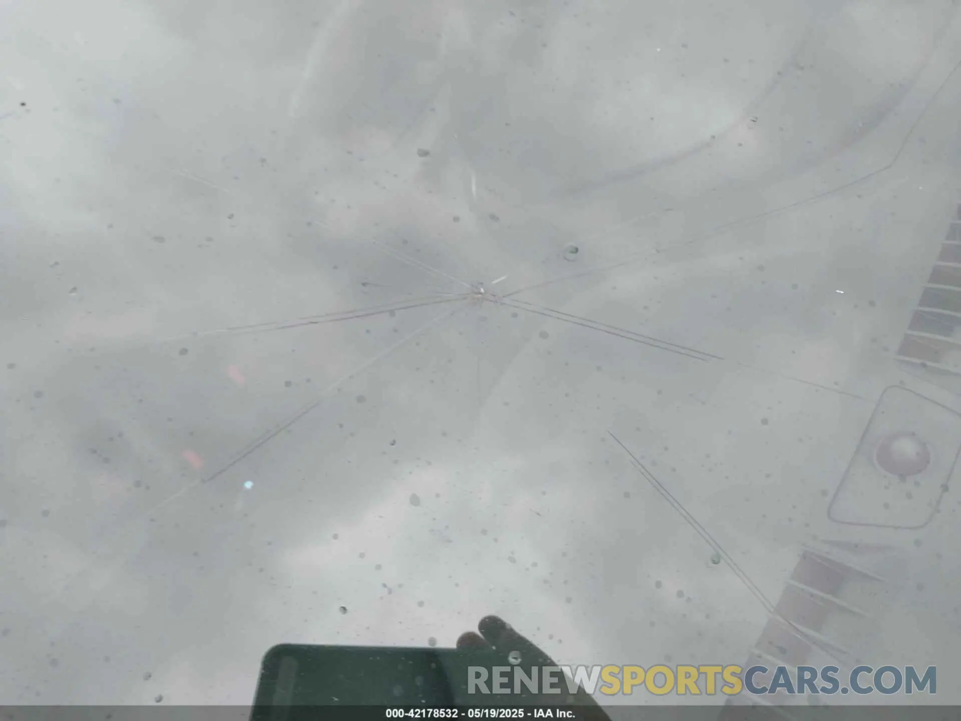 18 Photograph of a damaged car 3GNCJLSB5KL258165 CHEVROLET TRAX 2019