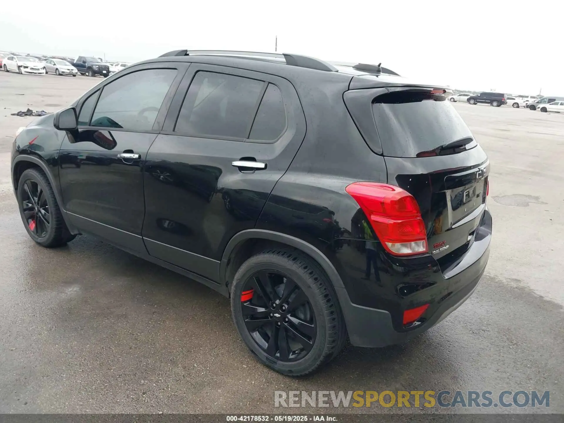 3 Photograph of a damaged car 3GNCJLSB5KL258165 CHEVROLET TRAX 2019
