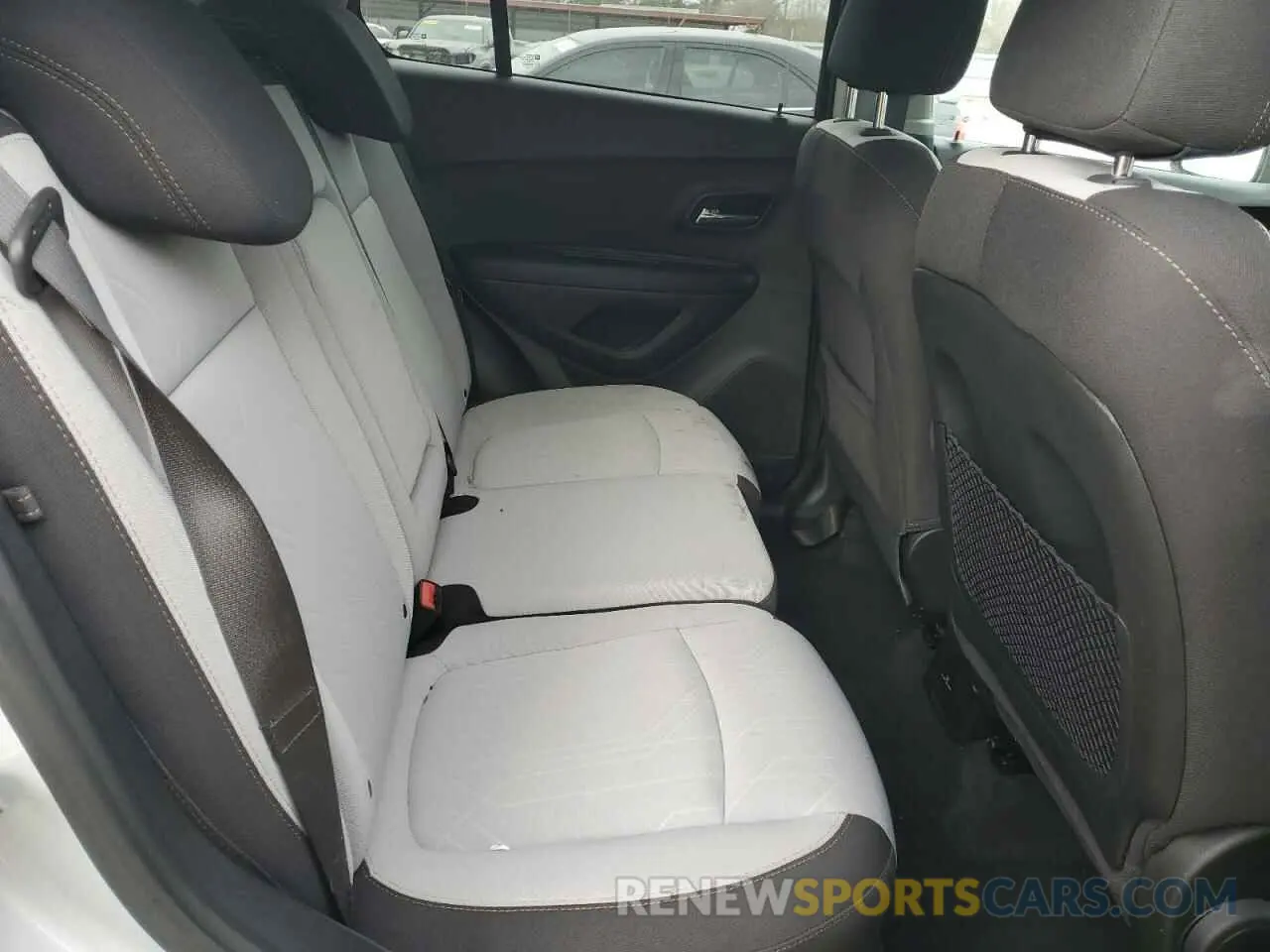 11 Фотография поврежденного автомобиля 3GNCJLSB5KL305596 CHEVROLET TRAX 2019