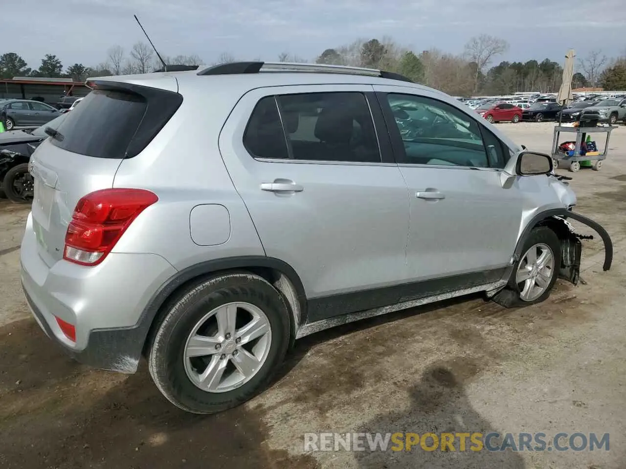 3 Фотография поврежденного автомобиля 3GNCJLSB5KL305596 CHEVROLET TRAX 2019