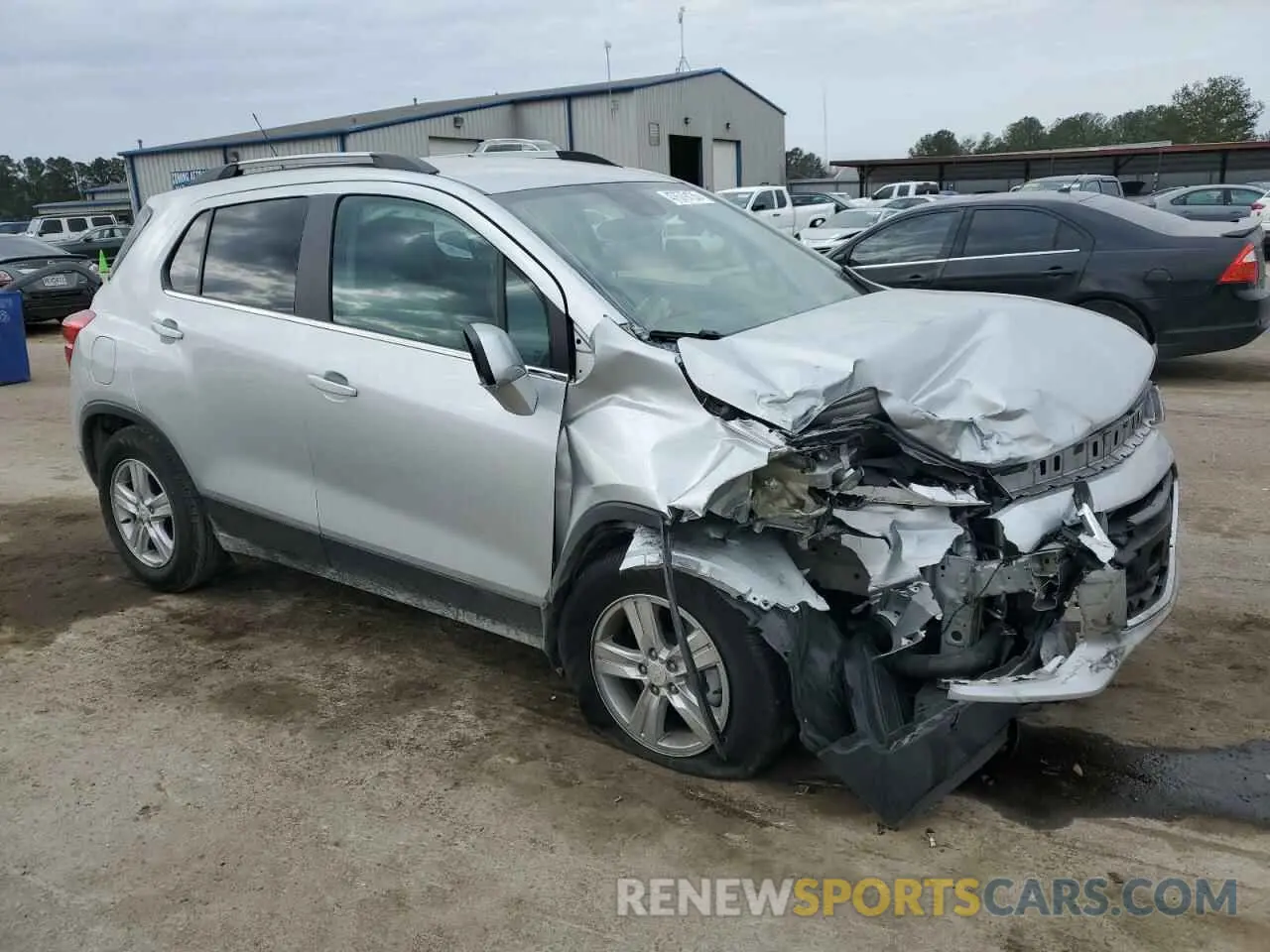 4 Фотография поврежденного автомобиля 3GNCJLSB5KL305596 CHEVROLET TRAX 2019
