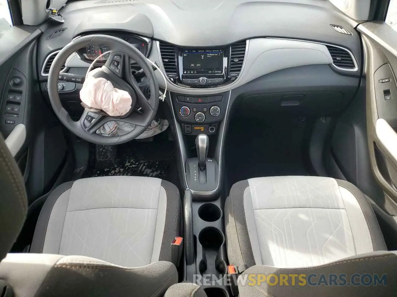 8 Фотография поврежденного автомобиля 3GNCJLSB5KL305596 CHEVROLET TRAX 2019