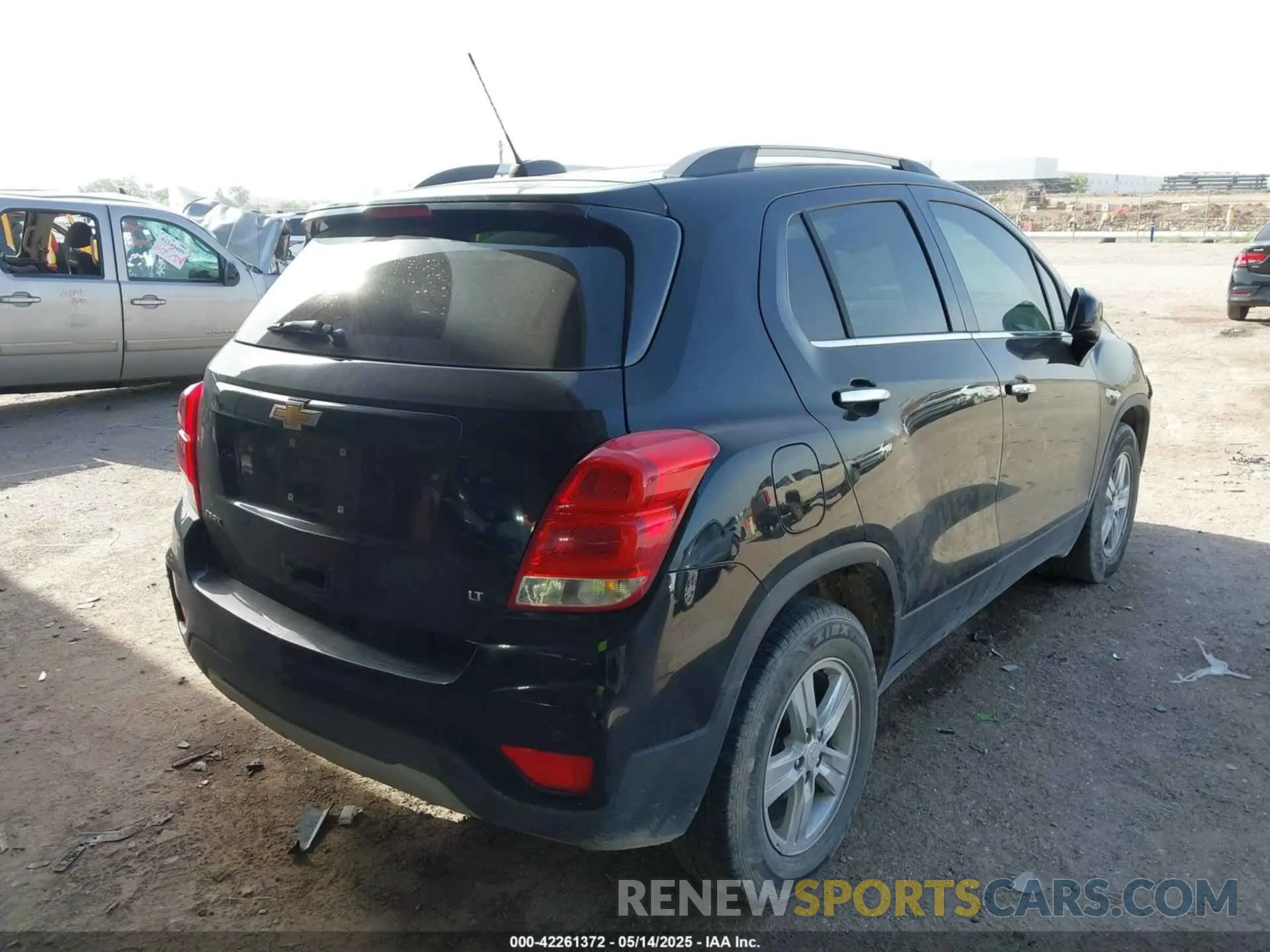 4 Фотография поврежденного автомобиля 3GNCJLSB5KL392562 CHEVROLET TRAX 2019