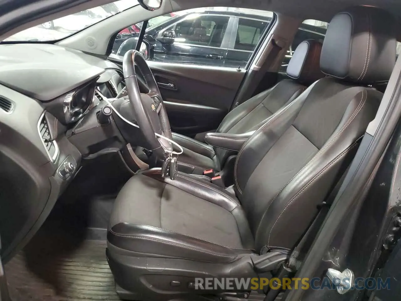 7 Photograph of a damaged car 3GNCJLSB6KL125382 CHEVROLET TRAX 2019