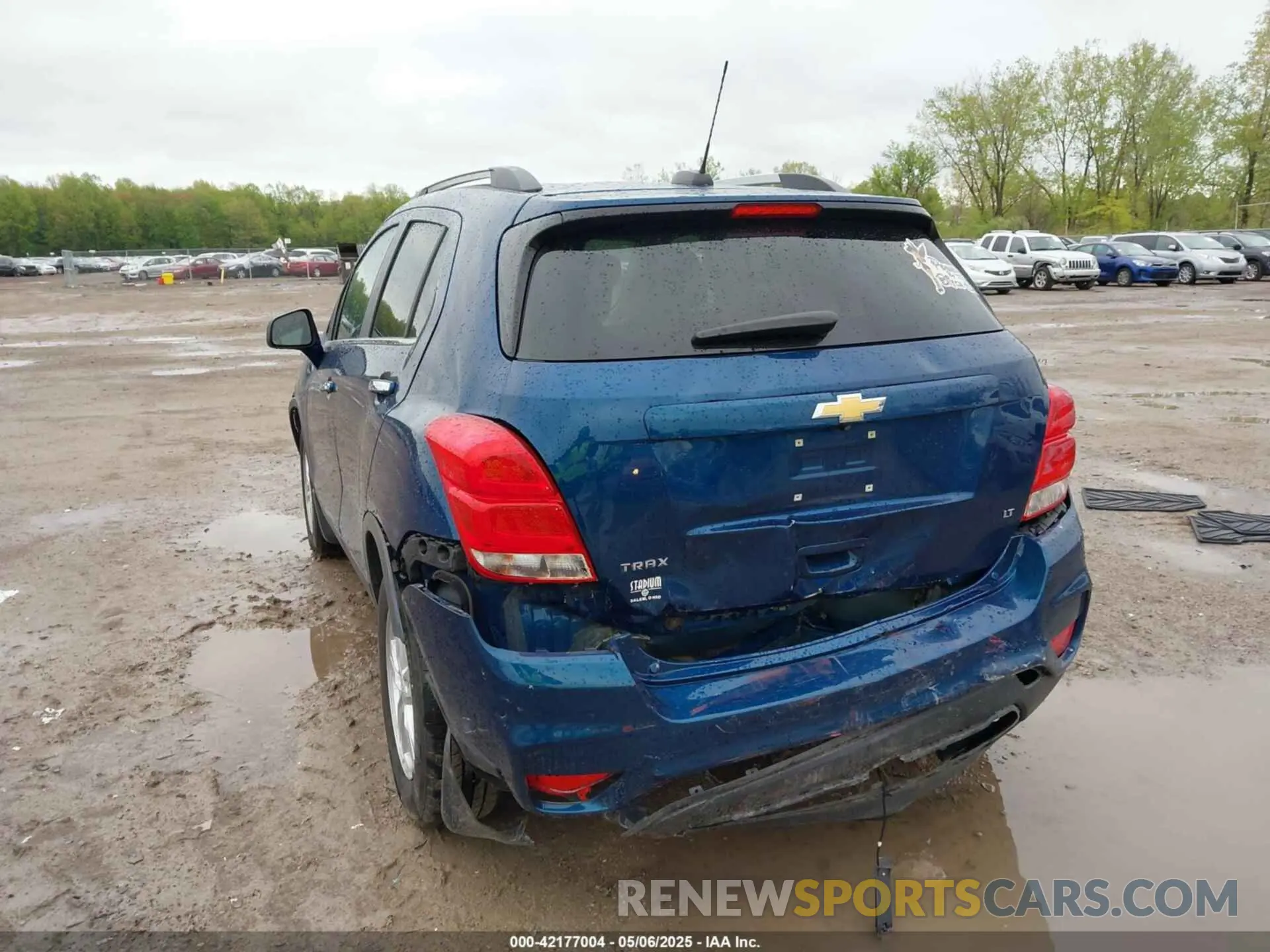 3 Photograph of a damaged car 3GNCJLSB6KL339806 CHEVROLET TRAX 2019