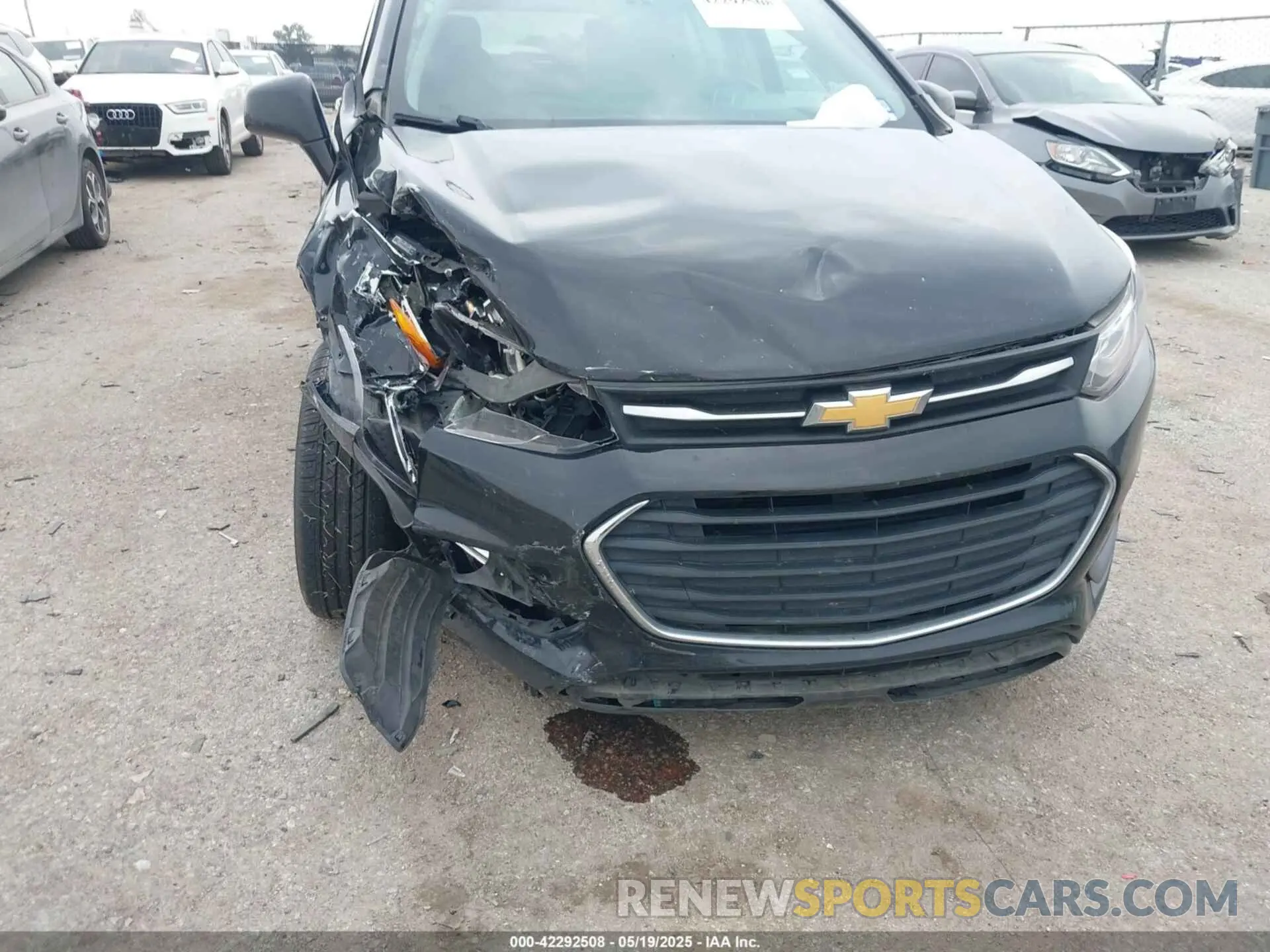 6 Photograph of a damaged car 3GNCJLSB8KL213334 CHEVROLET TRAX 2019