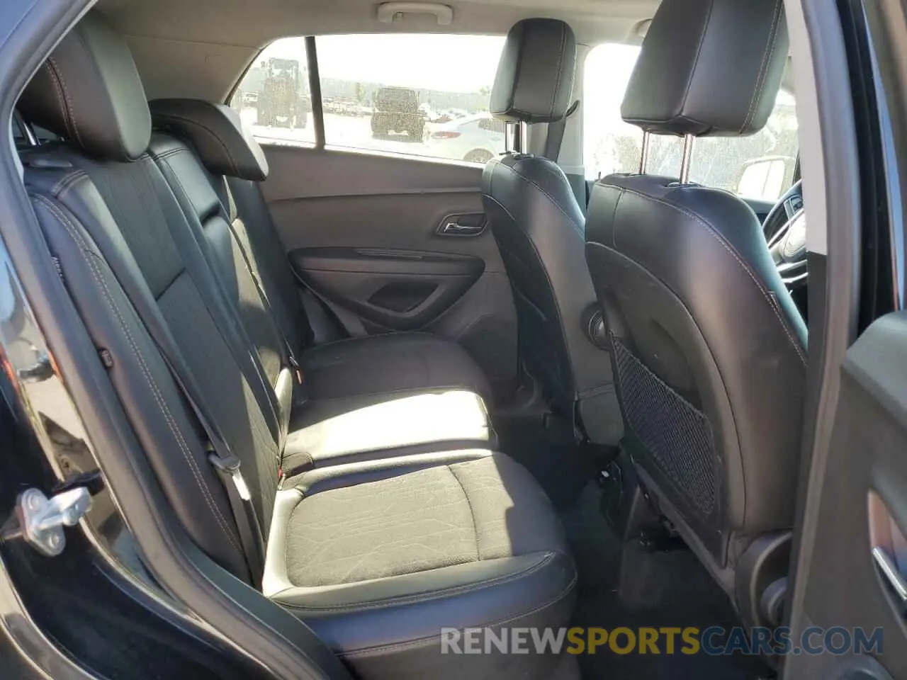 12 Фотография поврежденного автомобиля 3GNCJLSB8KL282542 CHEVROLET TRAX 2019