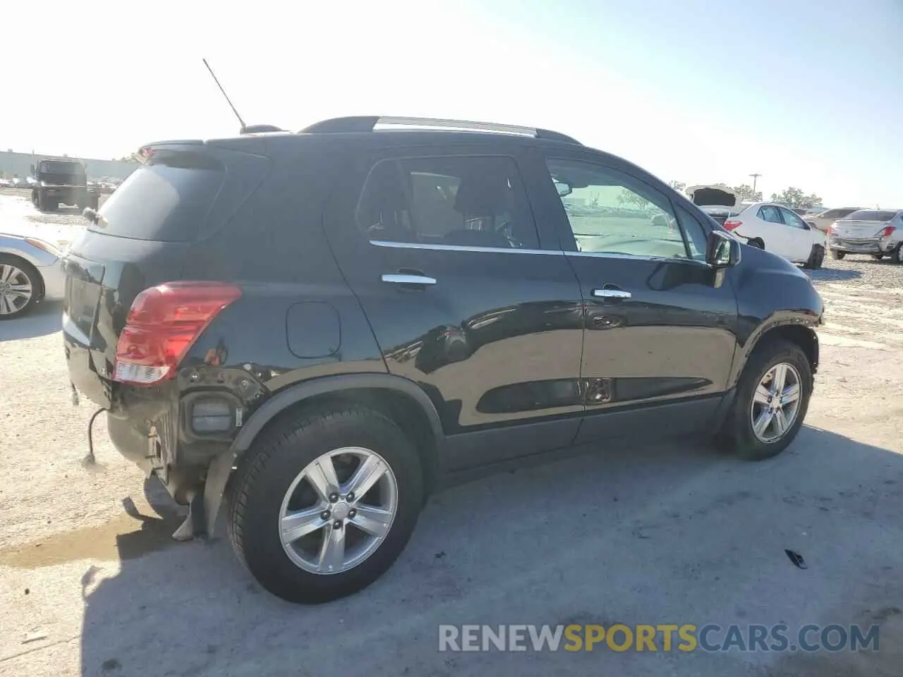 3 Фотография поврежденного автомобиля 3GNCJLSB8KL282542 CHEVROLET TRAX 2019