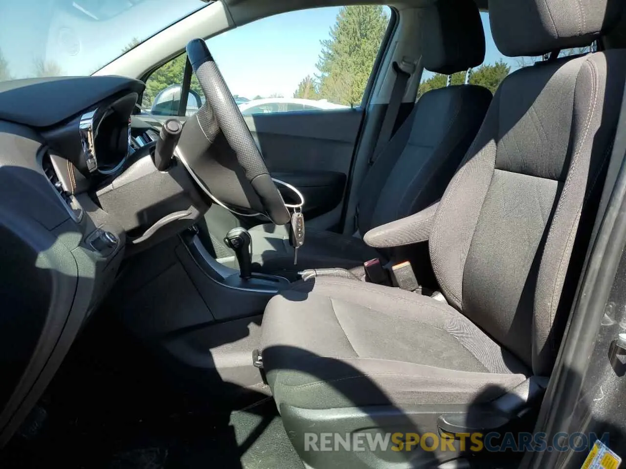 7 Photograph of a damaged car 3GNCJLSB9KL218350 CHEVROLET TRAX 2019