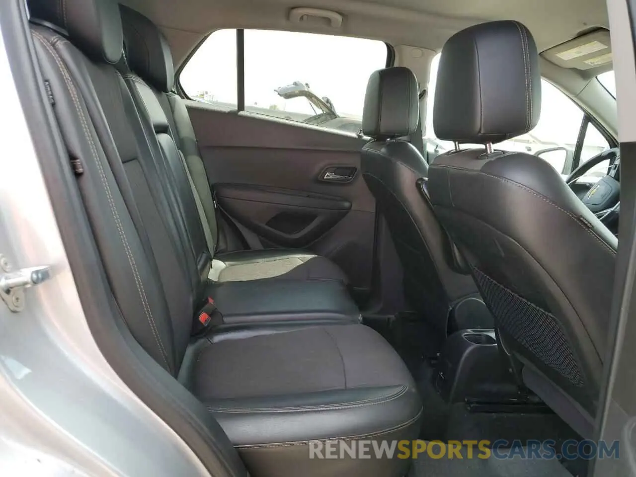 11 Фотография поврежденного автомобиля 3GNCJLSBXKL381637 CHEVROLET TRAX 2019