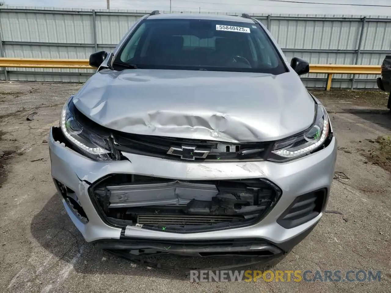 5 Фотография поврежденного автомобиля 3GNCJLSBXKL381637 CHEVROLET TRAX 2019