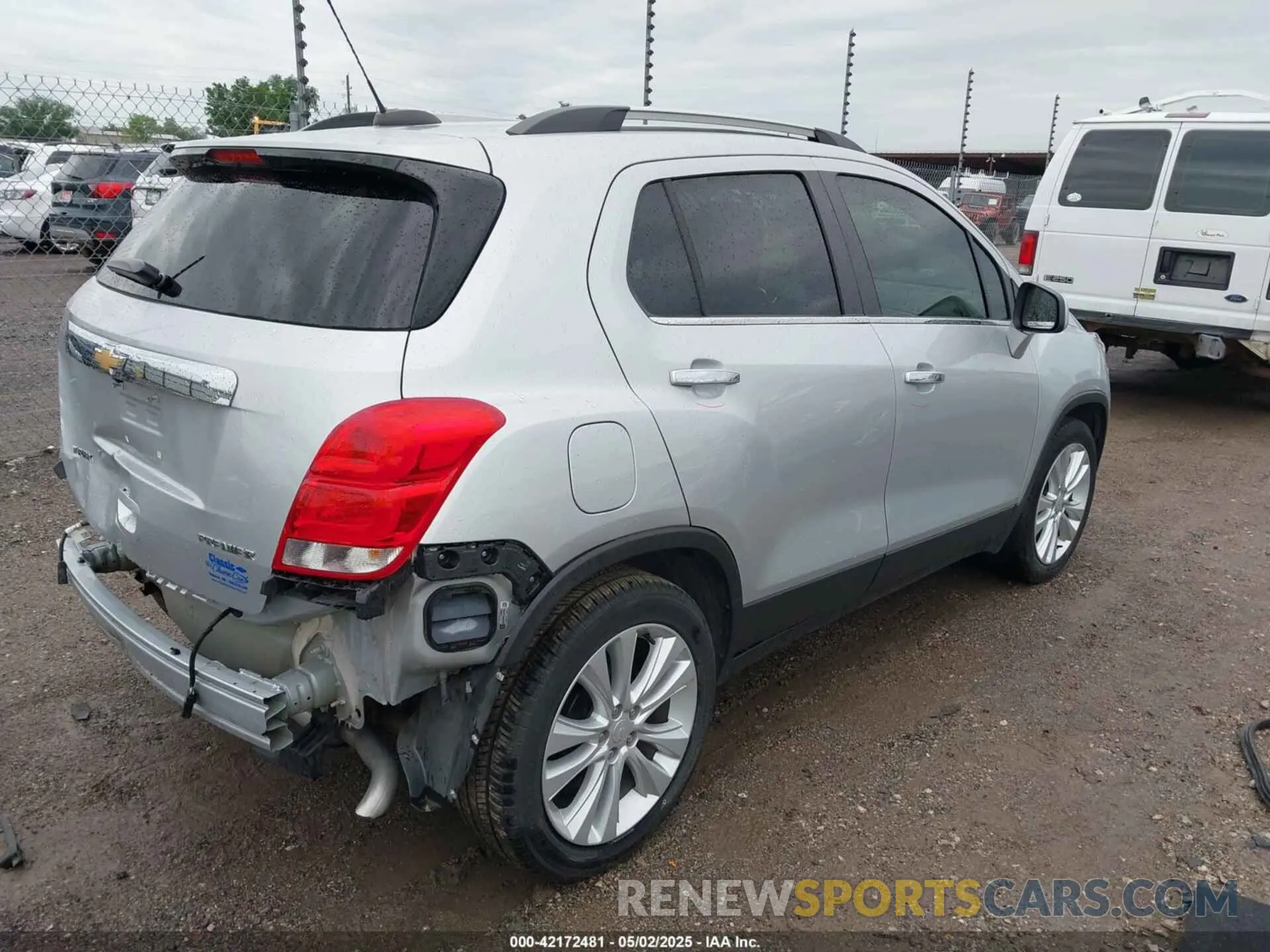 4 Фотография поврежденного автомобиля 3GNCJMSB7KL405558 CHEVROLET TRAX 2019
