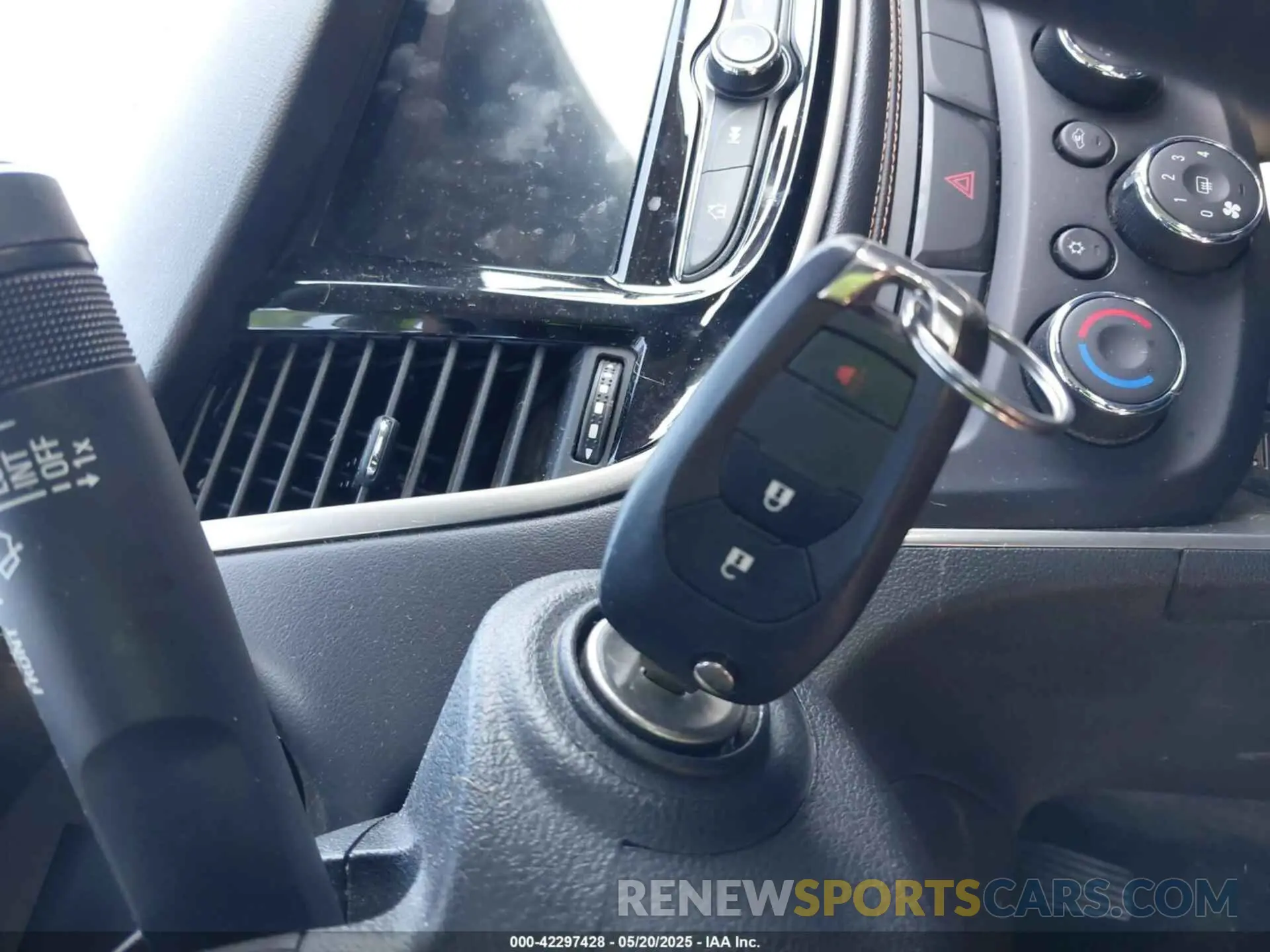 11 Фотография поврежденного автомобиля 3GNCJNSB0KL270140 CHEVROLET TRAX 2019