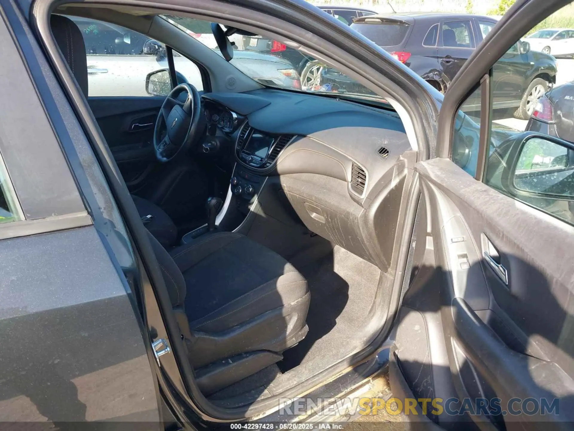 5 Фотография поврежденного автомобиля 3GNCJNSB0KL270140 CHEVROLET TRAX 2019