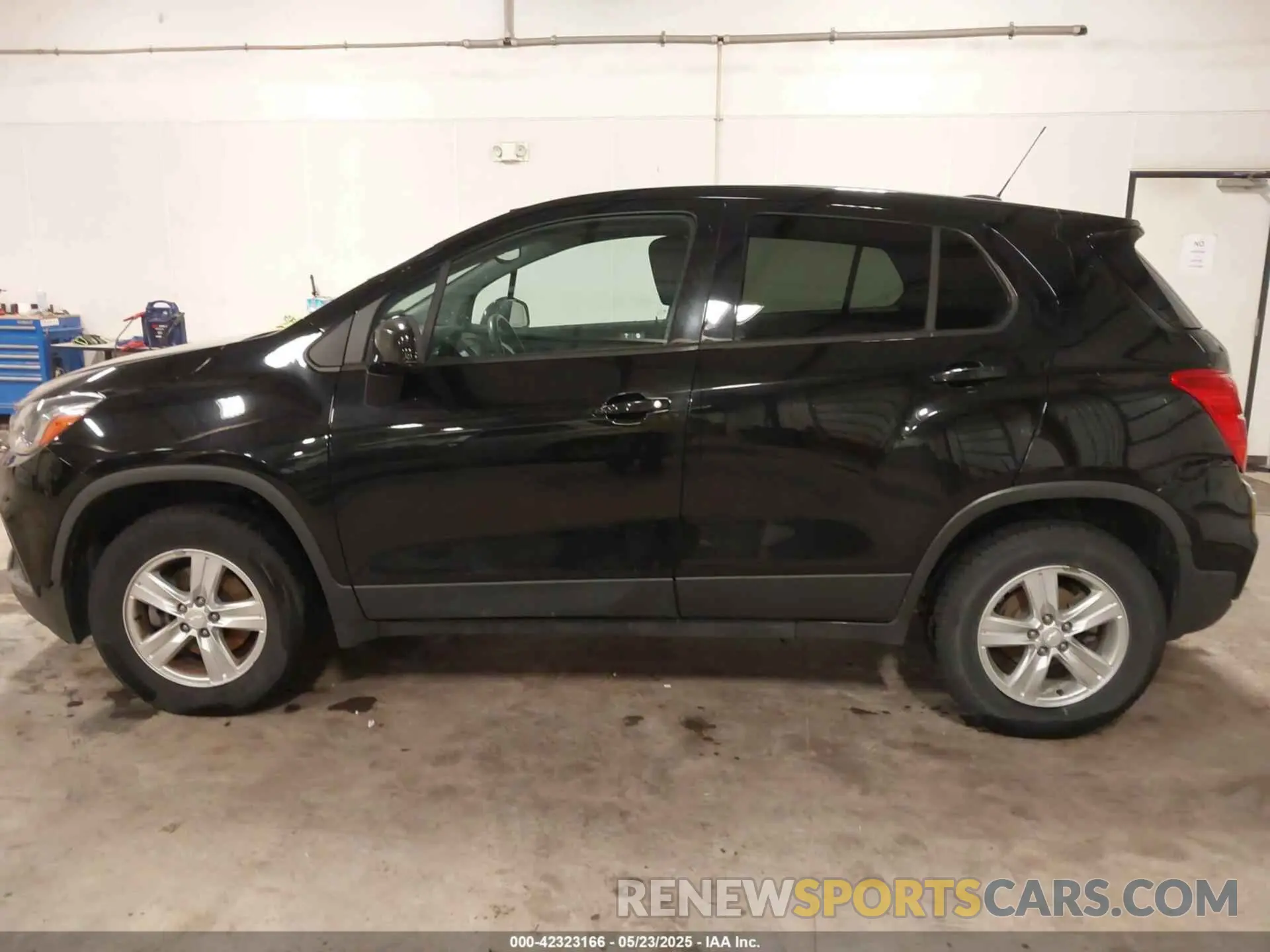 15 Photograph of a damaged car 3GNCJNSB2KL167995 CHEVROLET TRAX 2019