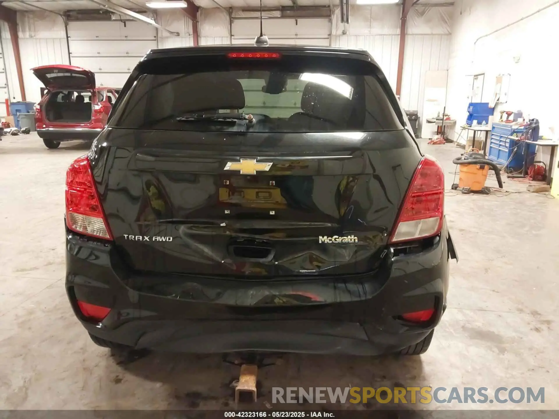17 Photograph of a damaged car 3GNCJNSB2KL167995 CHEVROLET TRAX 2019