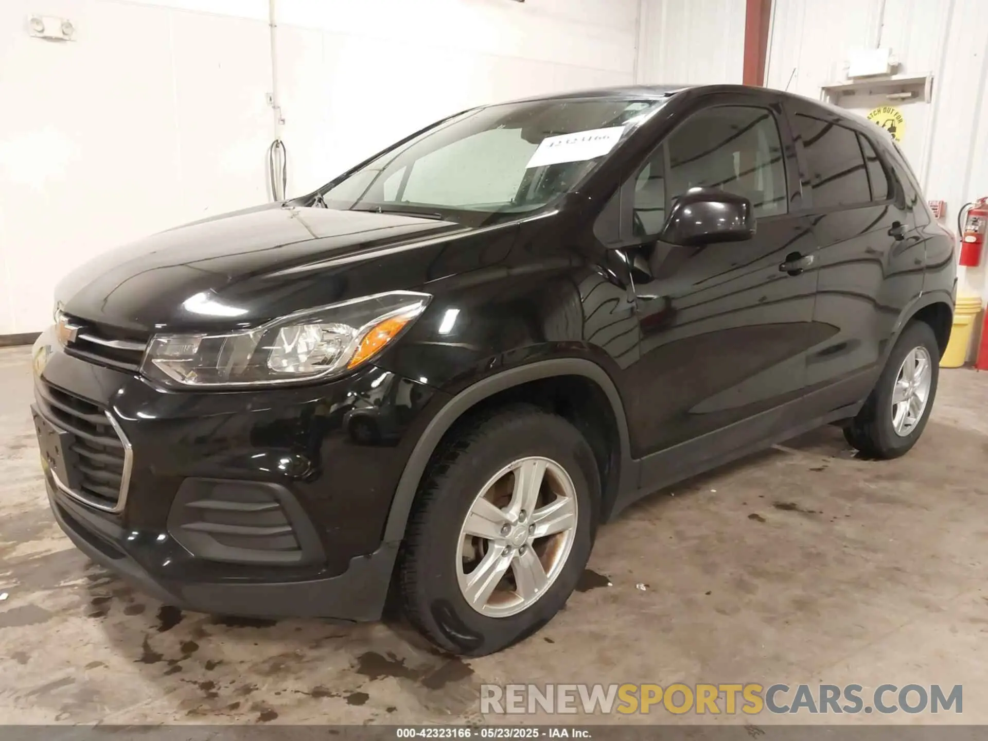 2 Photograph of a damaged car 3GNCJNSB2KL167995 CHEVROLET TRAX 2019