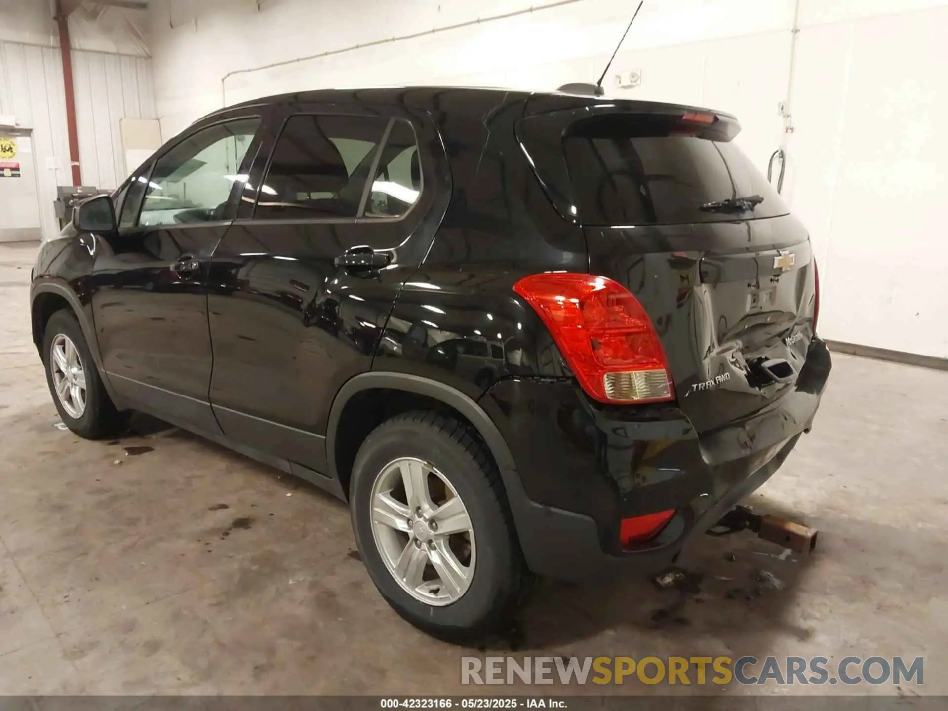 3 Photograph of a damaged car 3GNCJNSB2KL167995 CHEVROLET TRAX 2019