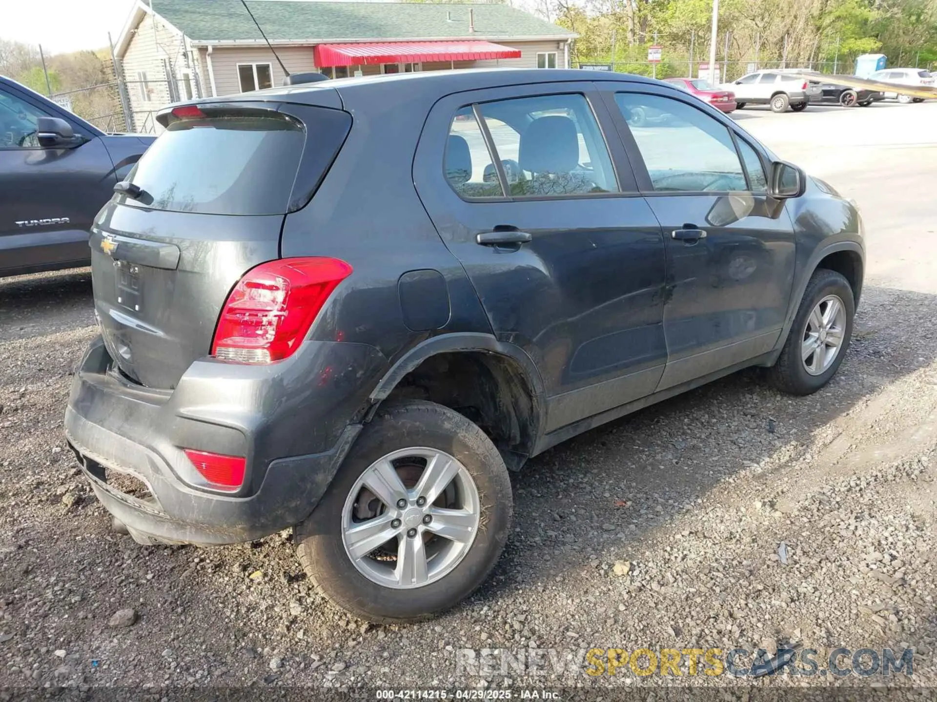 4 Фотография поврежденного автомобиля 3GNCJNSB2KL282967 CHEVROLET TRAX 2019