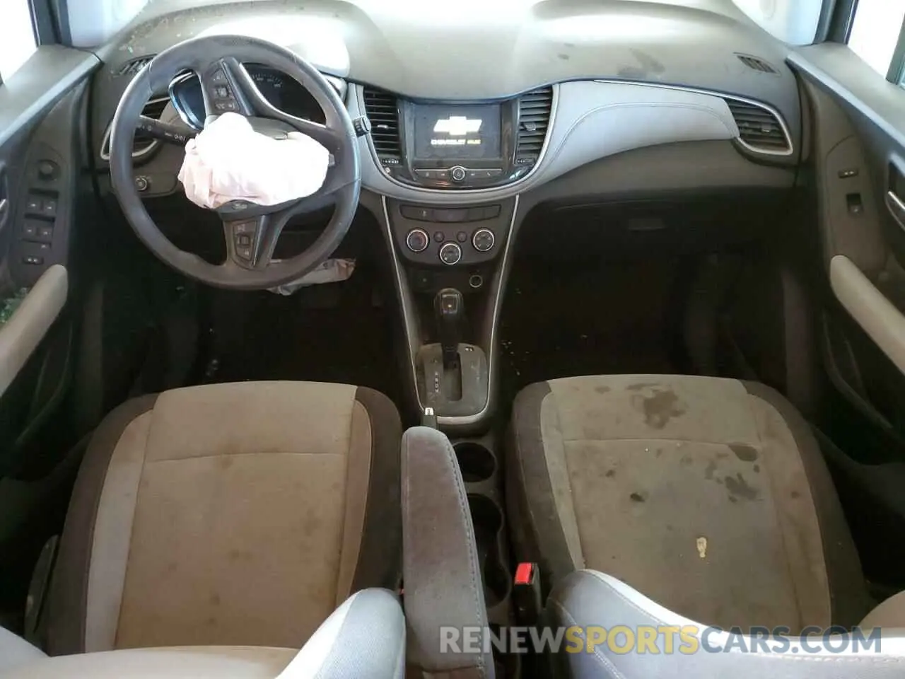 8 Photograph of a damaged car 3GNCJNSB4KL184362 CHEVROLET TRAX 2019