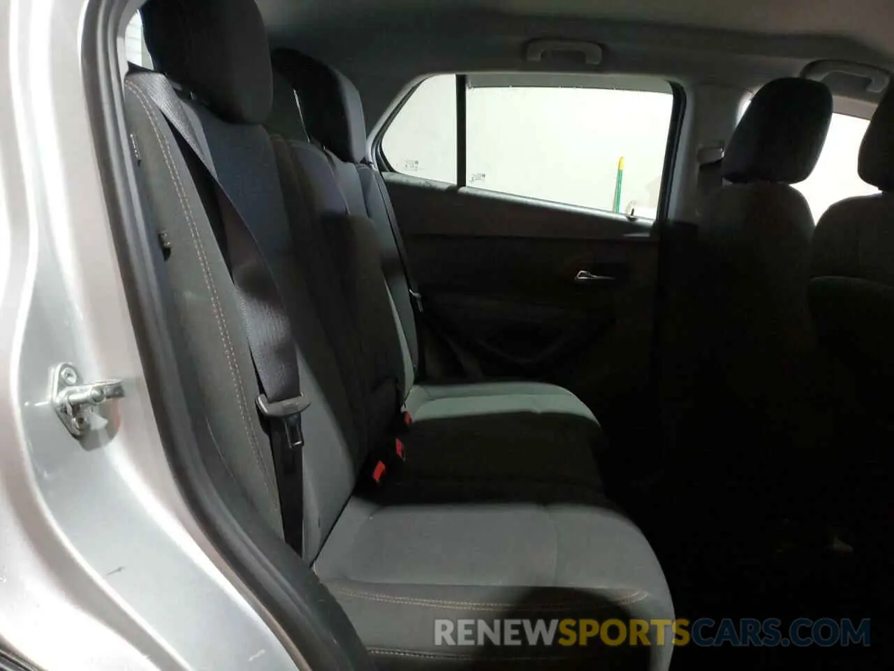 10 Photograph of a damaged car 3GNCJNSB4KL231406 CHEVROLET TRAX 2019