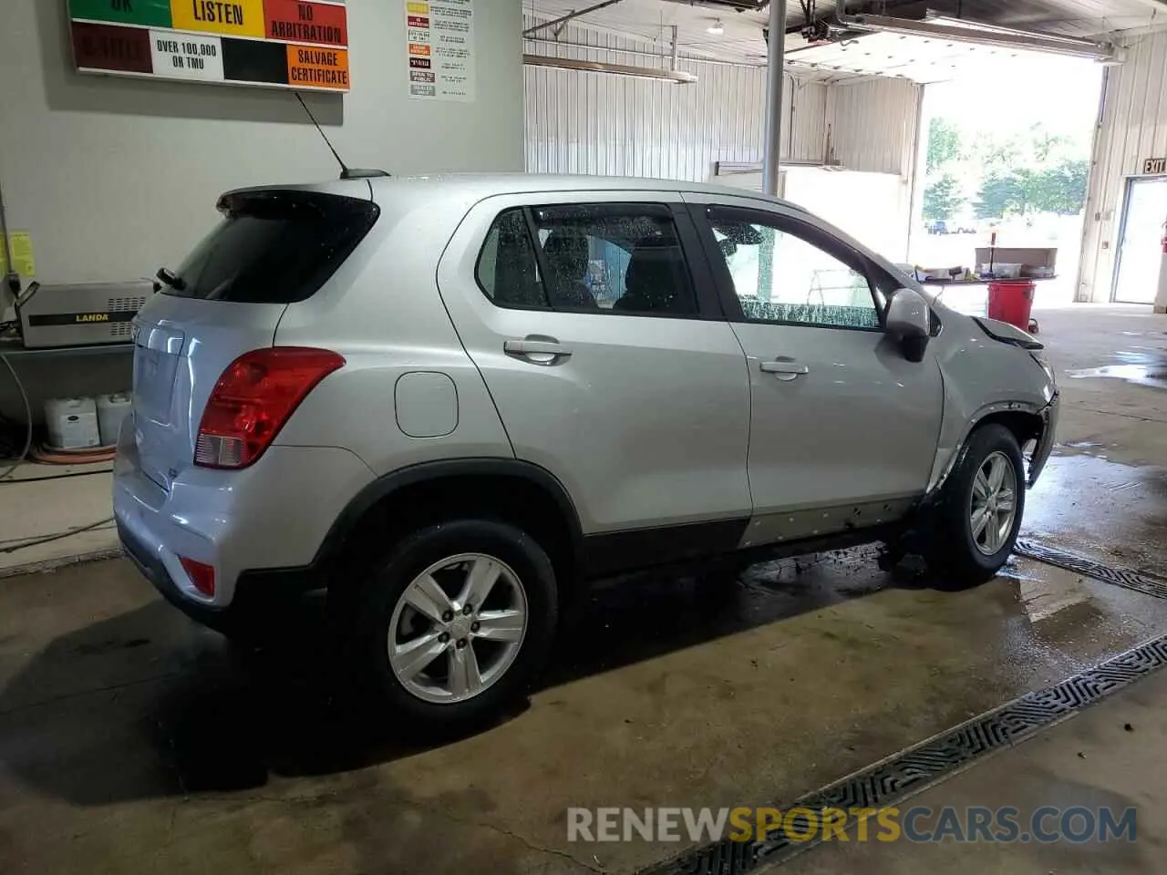 3 Photograph of a damaged car 3GNCJNSB4KL231406 CHEVROLET TRAX 2019