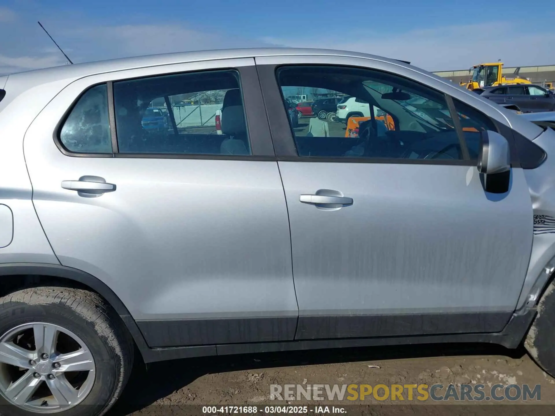 13 Photograph of a damaged car 3GNCJNSB4KL340044 CHEVROLET TRAX 2019