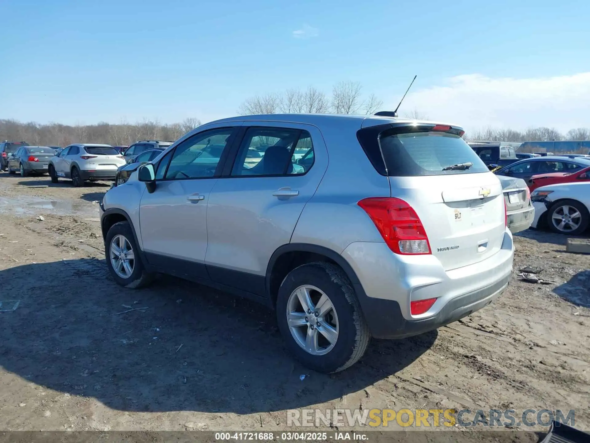 3 Photograph of a damaged car 3GNCJNSB4KL340044 CHEVROLET TRAX 2019