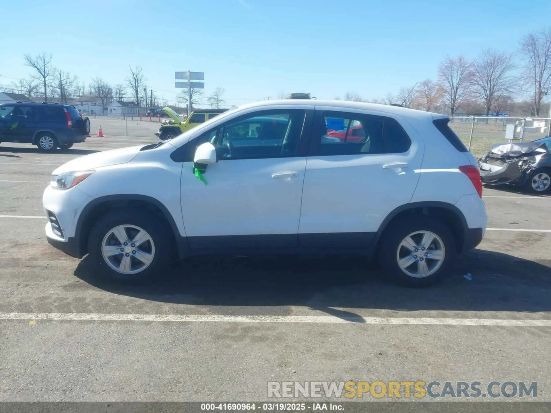 14 Photograph of a damaged car 3GNCJNSB5KL275804 CHEVROLET TRAX 2019