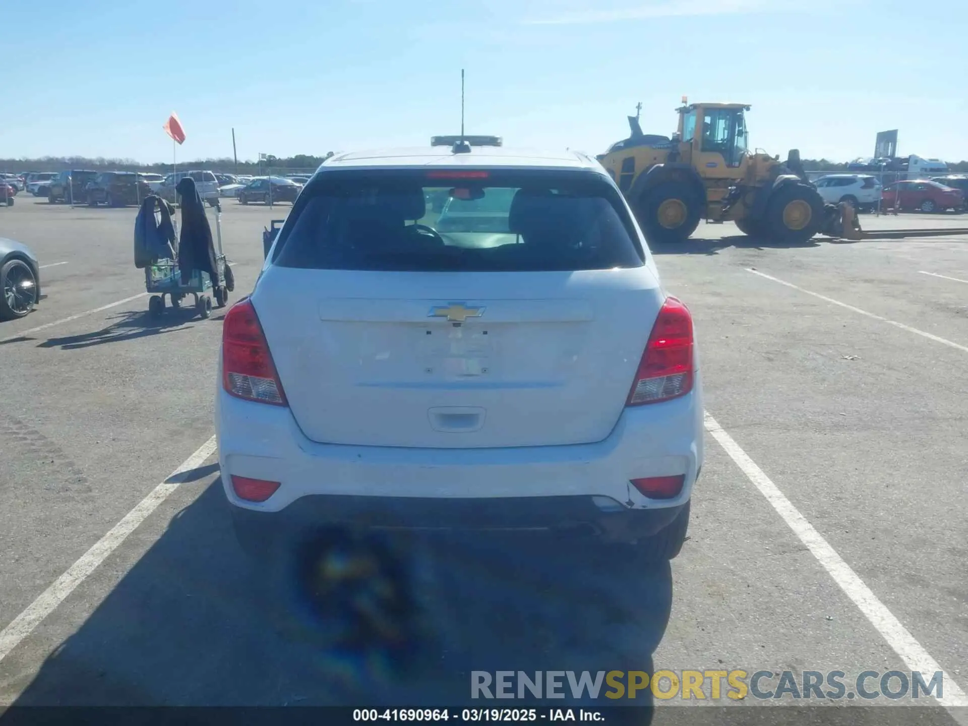 16 Photograph of a damaged car 3GNCJNSB5KL275804 CHEVROLET TRAX 2019
