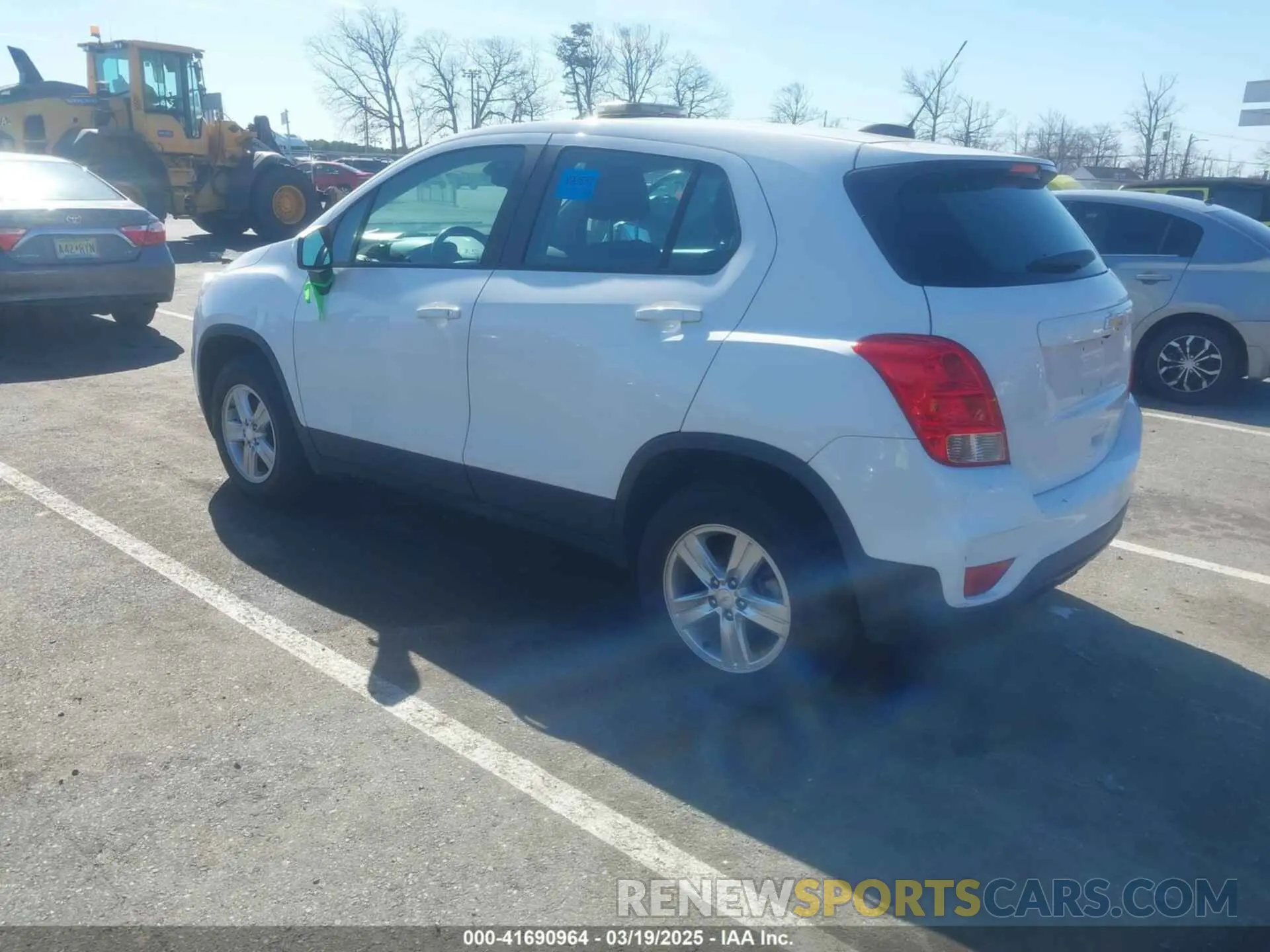 3 Photograph of a damaged car 3GNCJNSB5KL275804 CHEVROLET TRAX 2019