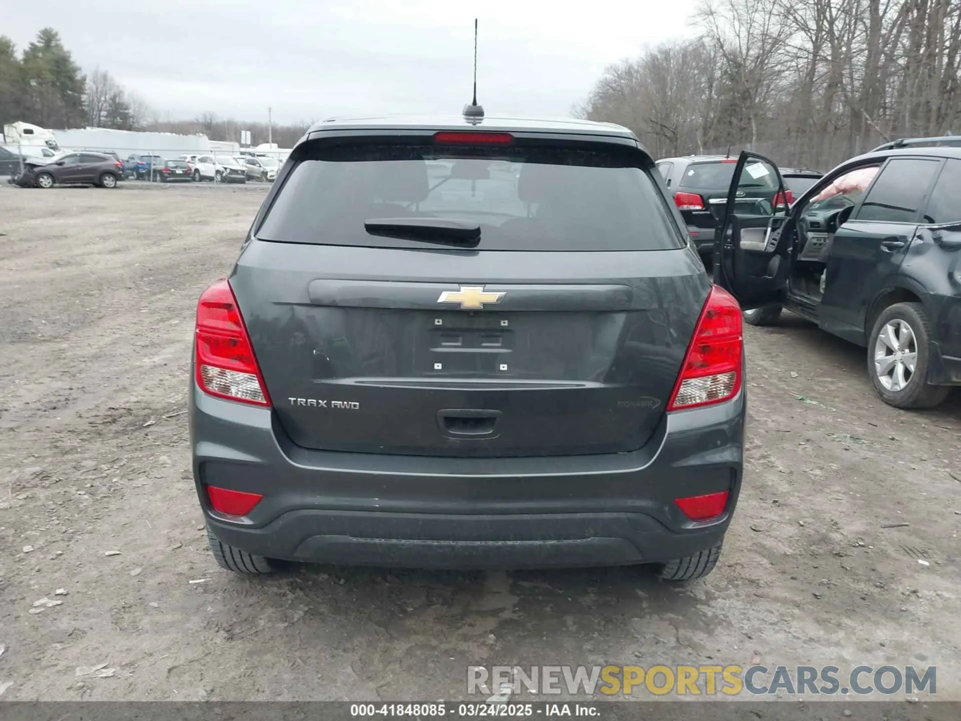 16 Photograph of a damaged car 3GNCJNSB5KL386143 CHEVROLET TRAX 2019