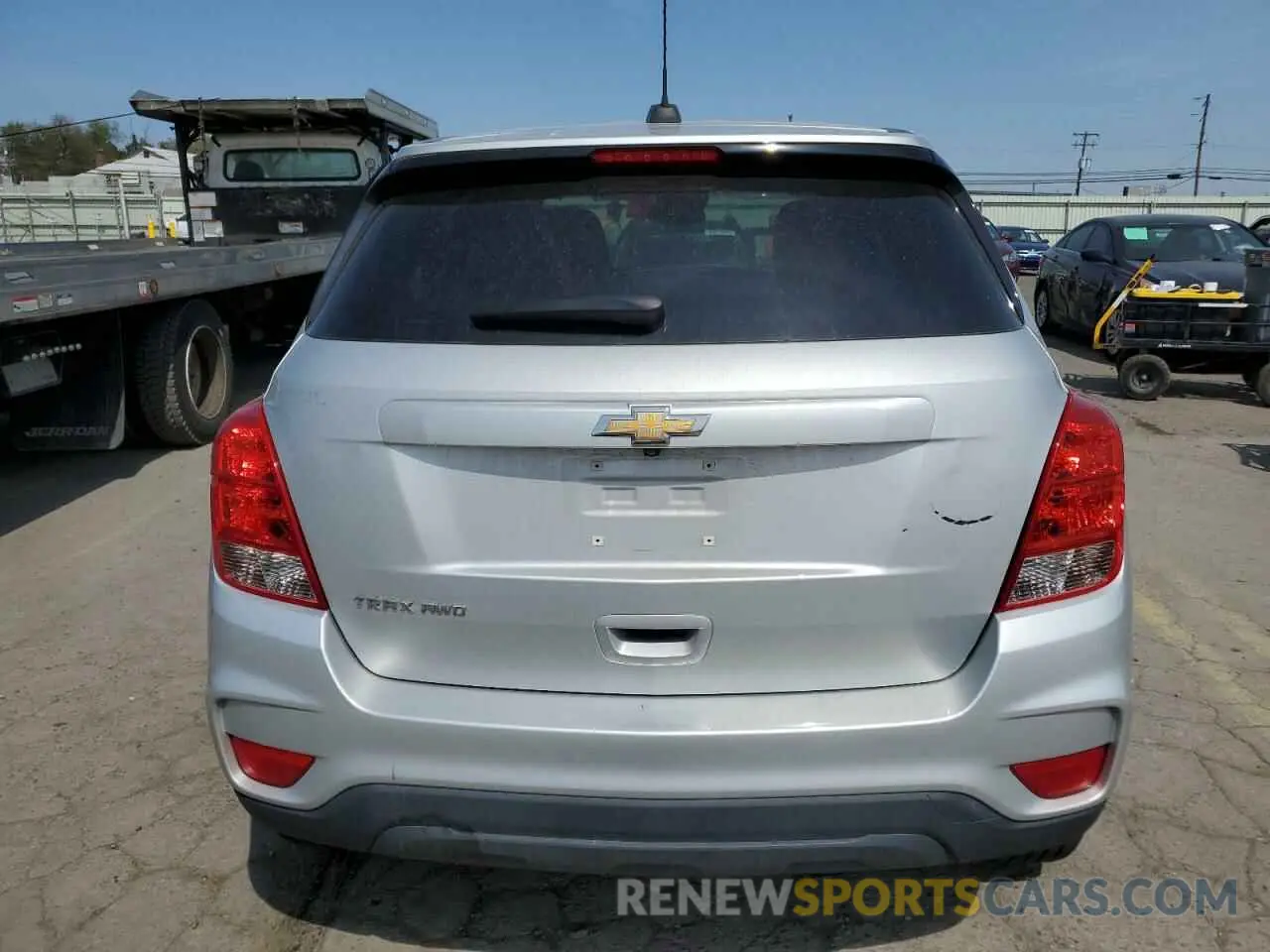 6 Photograph of a damaged car 3GNCJNSB5KL401899 CHEVROLET TRAX 2019