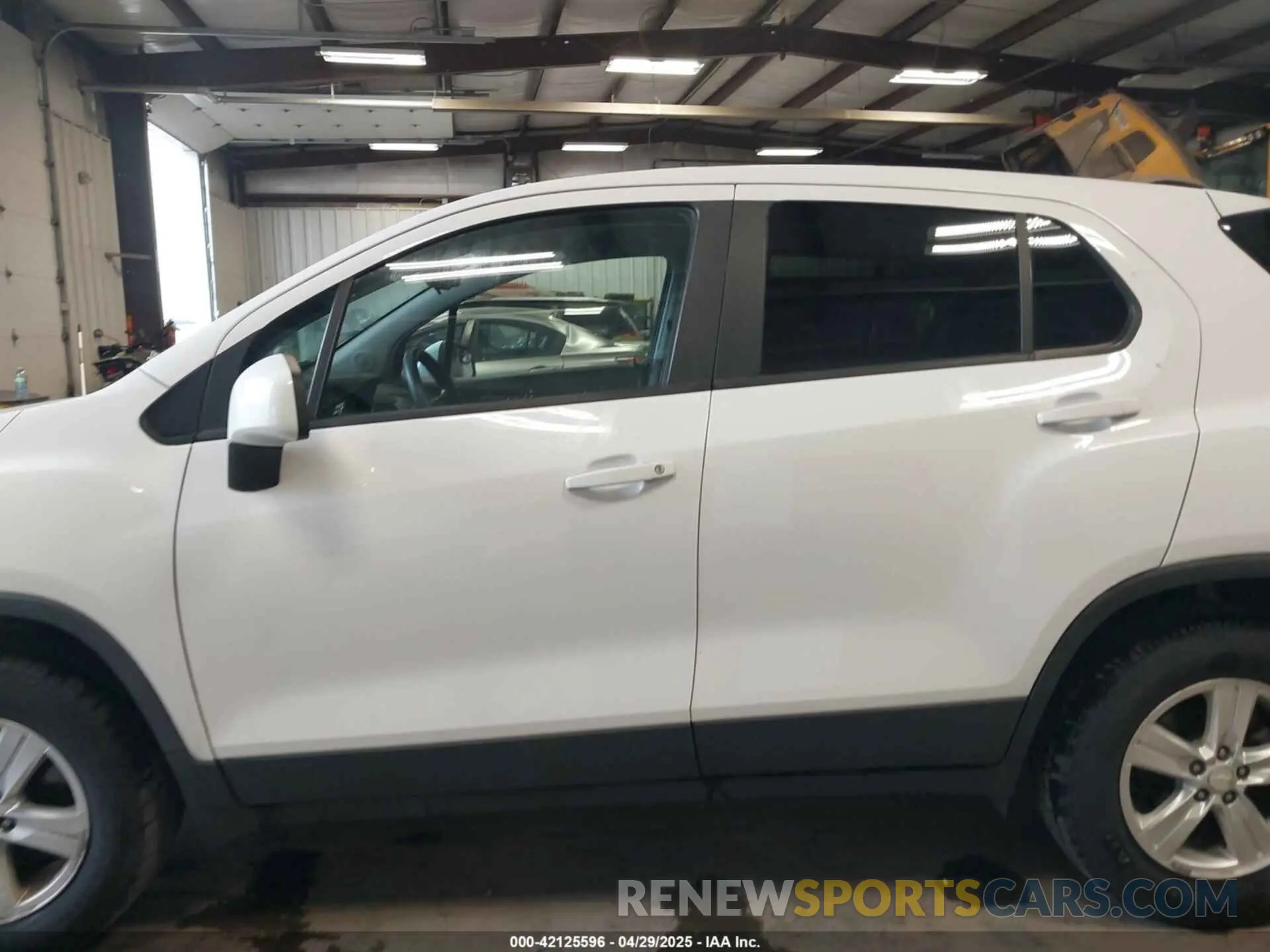 14 Photograph of a damaged car 3GNCJNSB6KL233755 CHEVROLET TRAX 2019