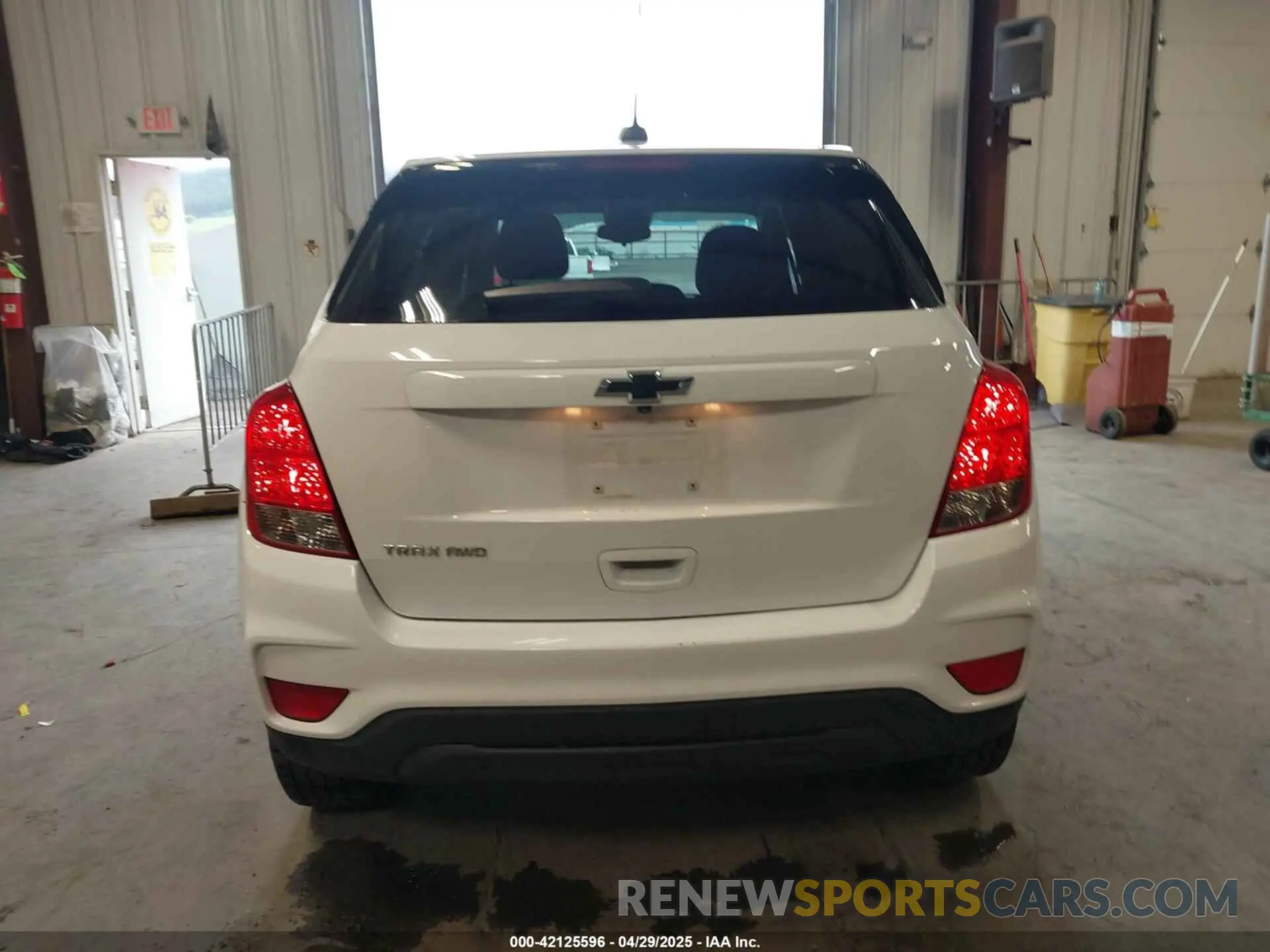 16 Photograph of a damaged car 3GNCJNSB6KL233755 CHEVROLET TRAX 2019