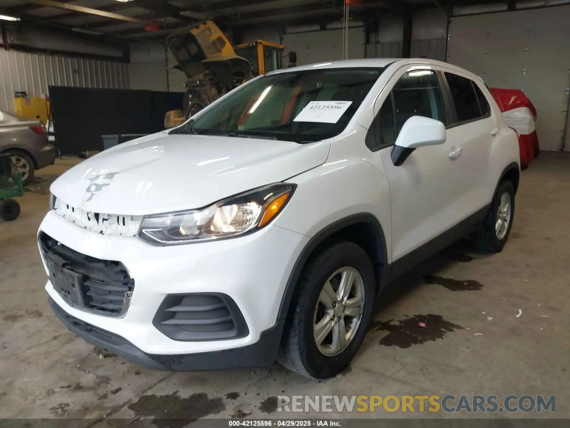 2 Photograph of a damaged car 3GNCJNSB6KL233755 CHEVROLET TRAX 2019