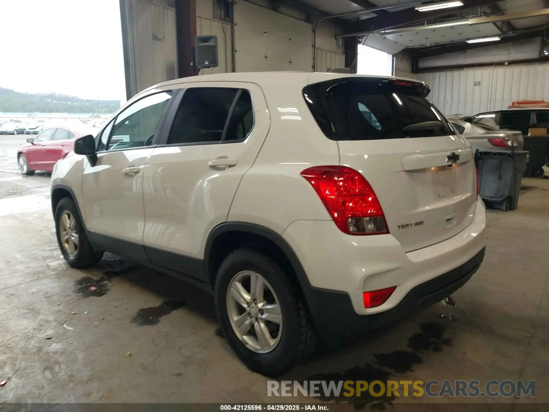 3 Photograph of a damaged car 3GNCJNSB6KL233755 CHEVROLET TRAX 2019