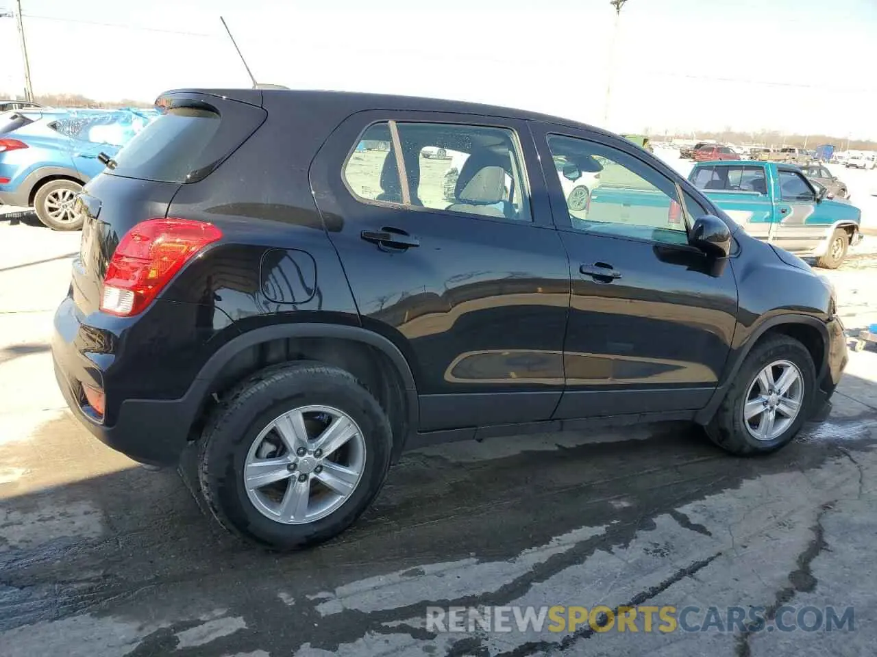 3 Photograph of a damaged car 3GNCJNSB6KL272698 CHEVROLET TRAX 2019