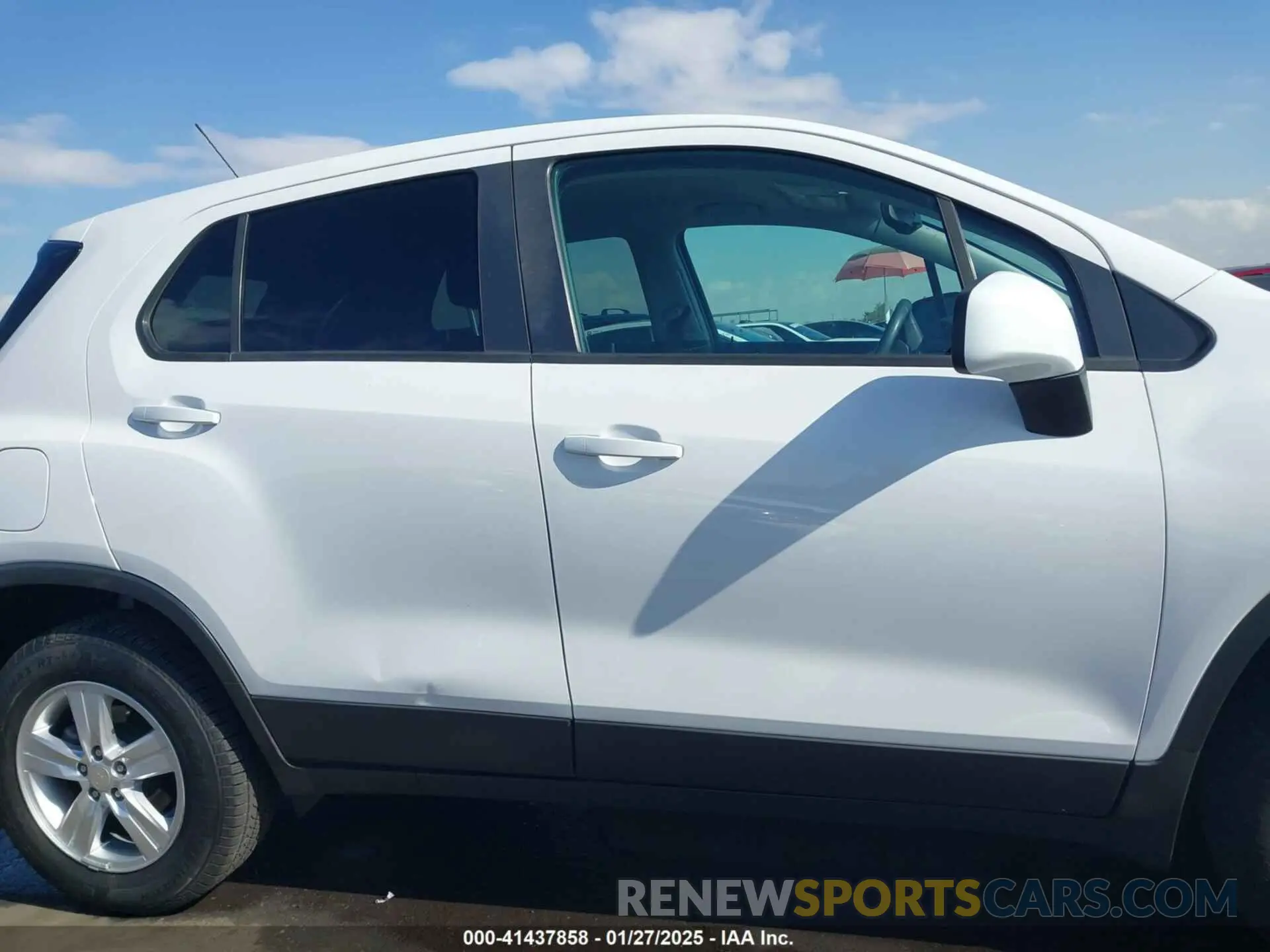 13 Photograph of a damaged car 3GNCJNSB9KL357213 CHEVROLET TRAX 2019